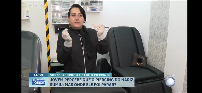Aline Teixeira em entrevista na TV